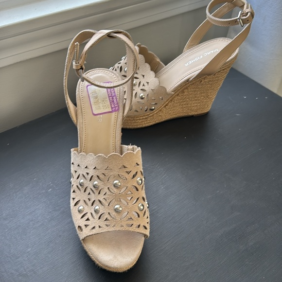 Marc Fisher wedge sandals - Picture 2 of 3